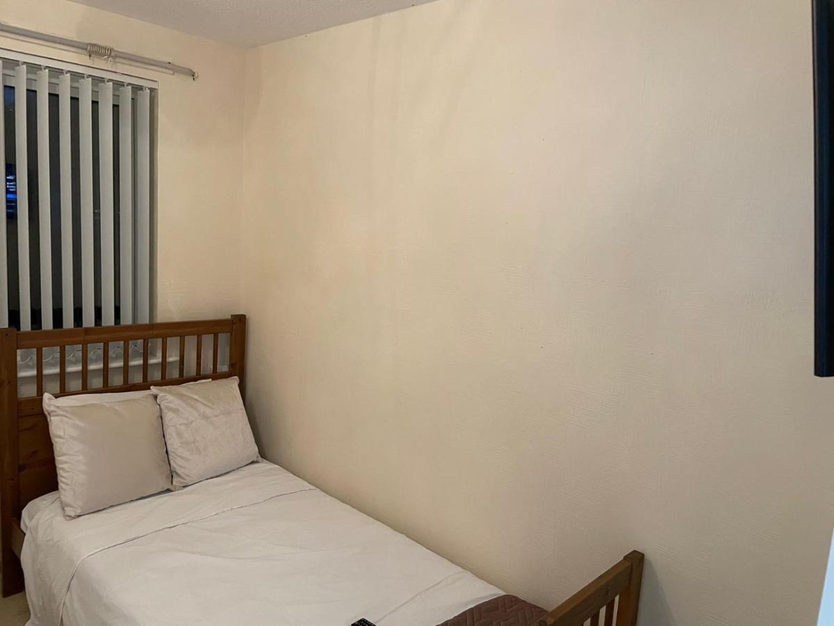 Elegant Devon Villa Luton  Luaran gambar