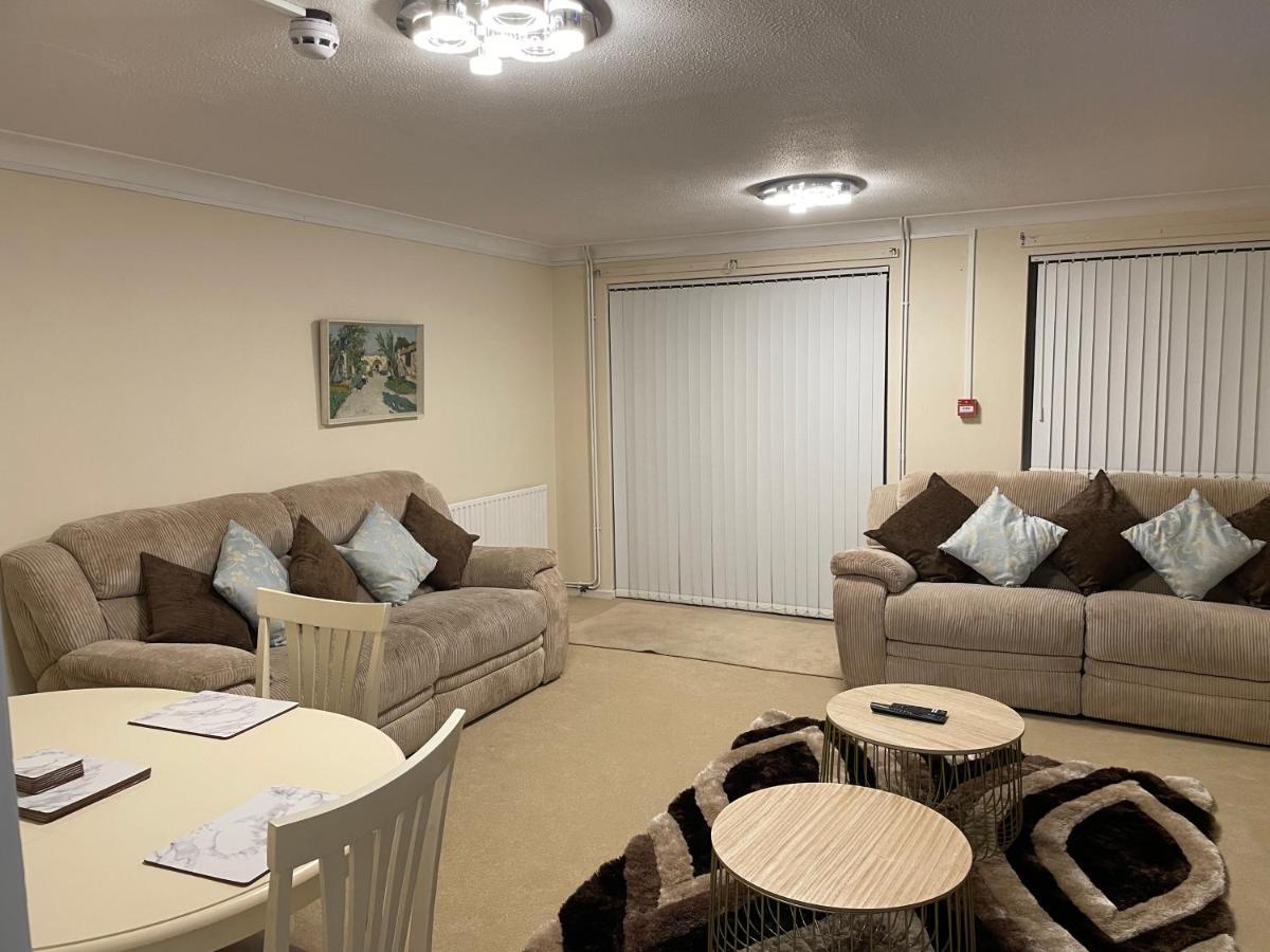 Elegant Devon Villa Luton  Luaran gambar